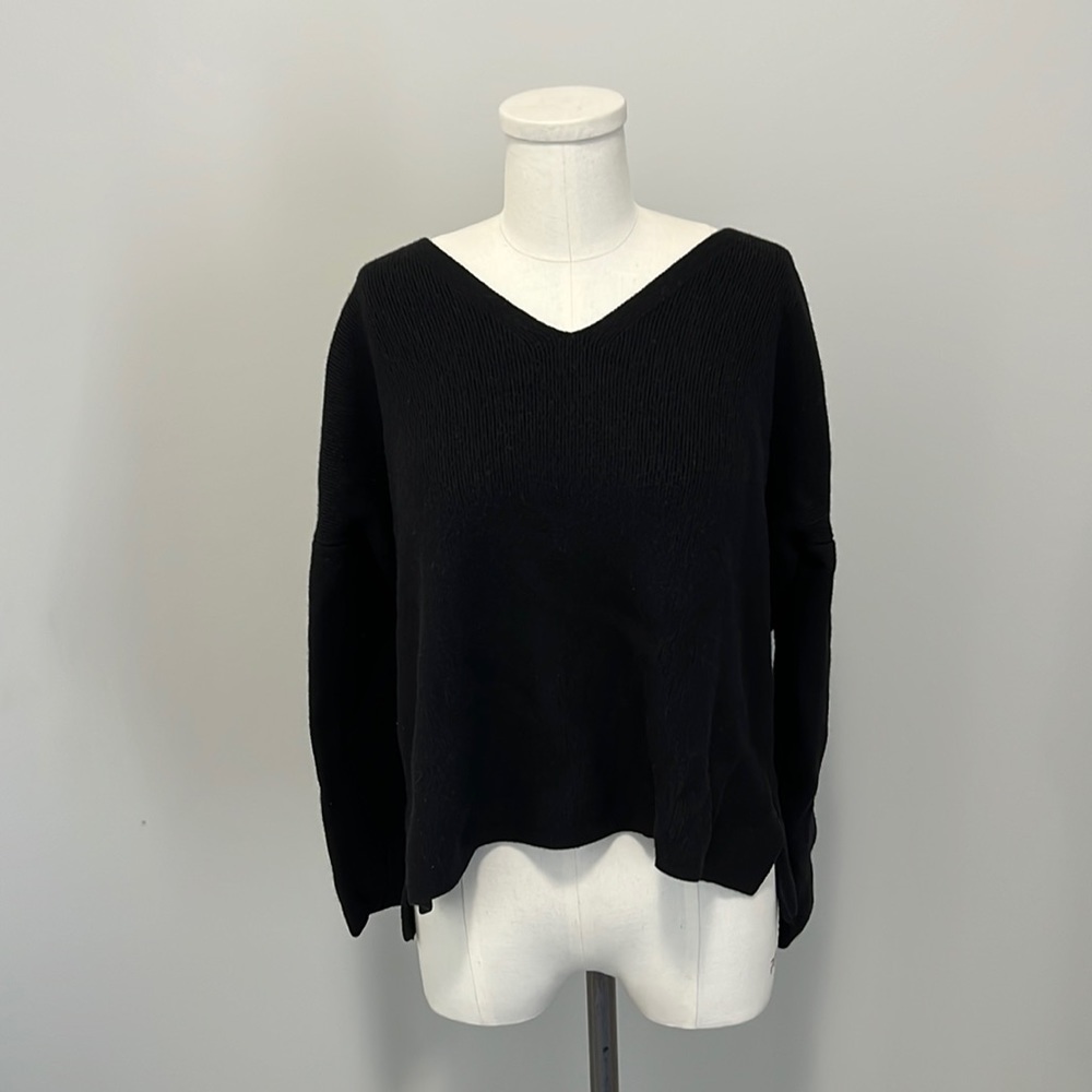 Babaton V neck Merino wool Sweater size Small - Picture 2 of 10